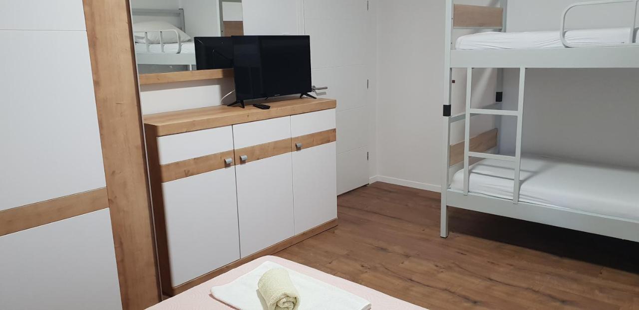 Kuca Pecine Bed & Breakfast Метайна Екстериор снимка