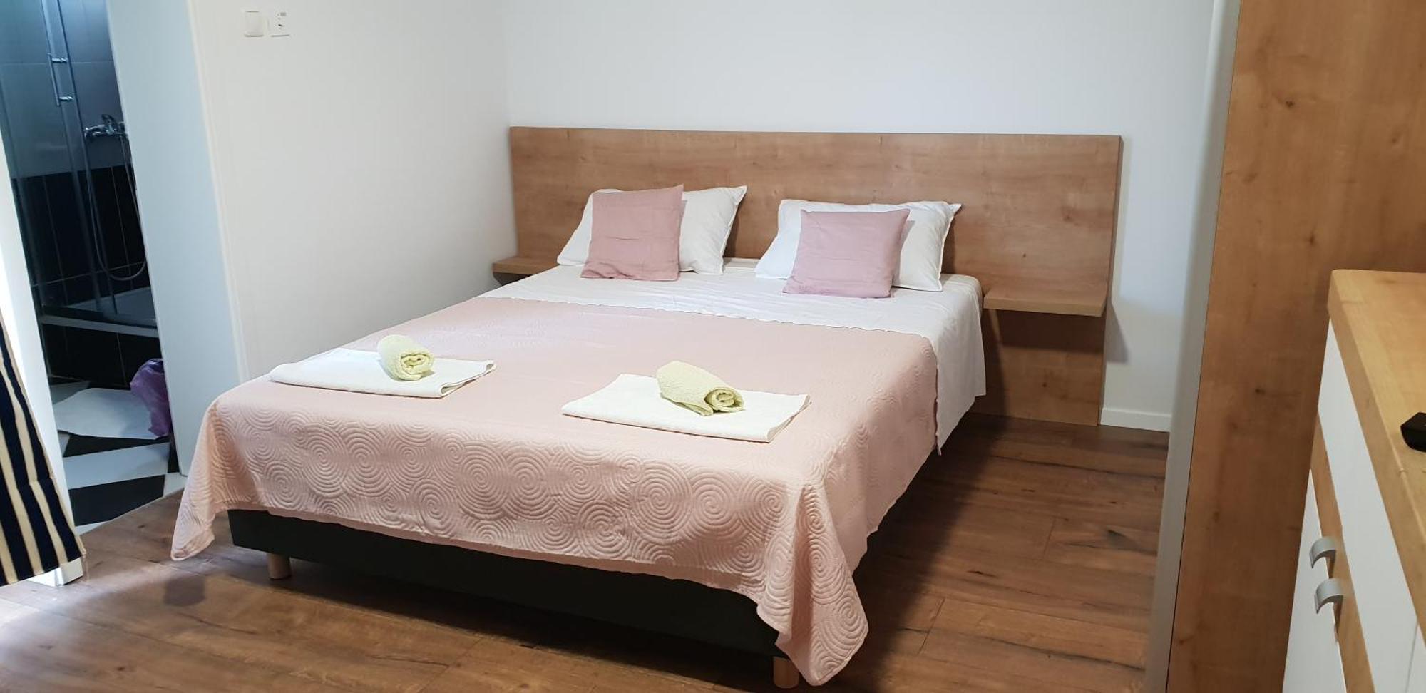 Kuca Pecine Bed & Breakfast Метайна Екстериор снимка