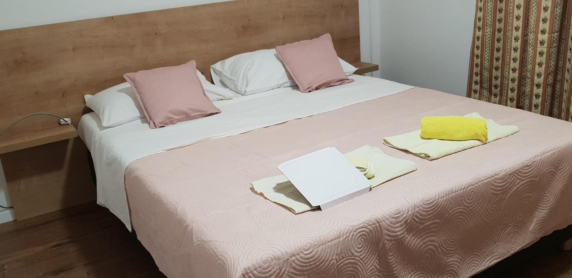 Kuca Pecine Bed & Breakfast Метайна Екстериор снимка